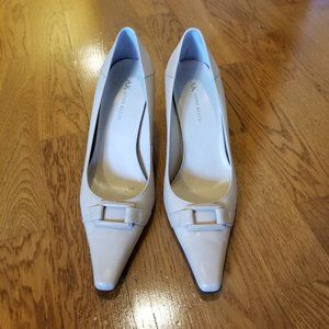 Anne Klein 7.5 Cream heels